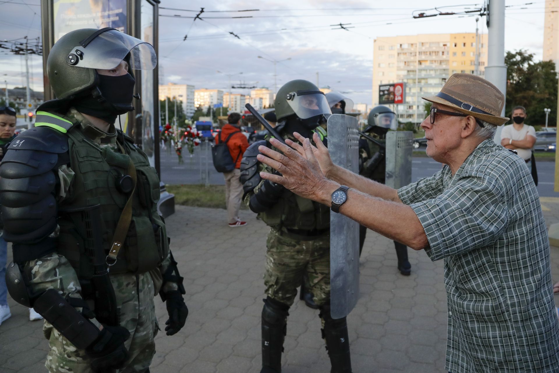 Сцена от протестите в Минск, срещу които президентът Лукашенко изпрати спецчасти