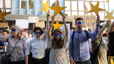 Ние българските студенти в Германия се обръщаме към Вас с