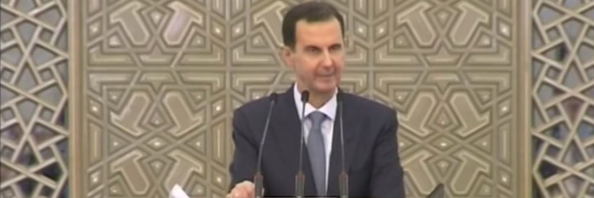 Башар Асад прекъсна речта си в парламента след падане на кръвното му