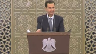 Башар Асад прекъсна речта си в парламента след падане на кръвното му