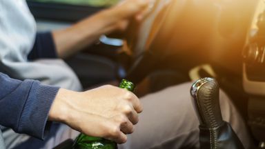 Осъдиха ученик зад волана да плати автомобила, който карал пиян и без книжка