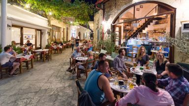 Гърция отбелязва Успение Богородично със строги мерки срещу COVID 19 Заради