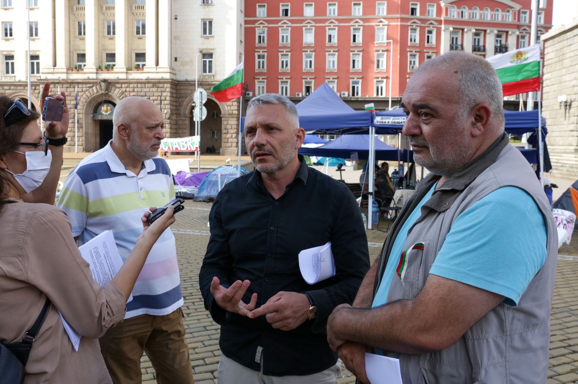 Велислав Минеков, Николай Хаджигенов и Арман Бабикян дадоха брифинг пред МС