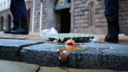 40-и ден протести: Яйца по МС, палатков лагер и пред МЗ, пак блокада на Ситняково (снимки)