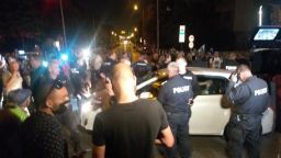 Две обвинения срещу задържан след конфликта пред румънското посолство