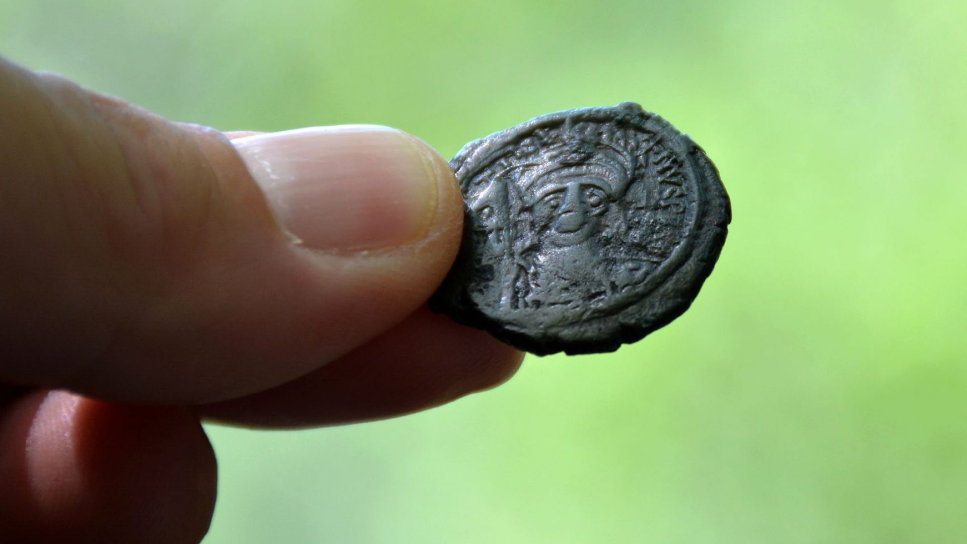 Монети от времето на император Юстиниан откриха край Вратцата (снимки)