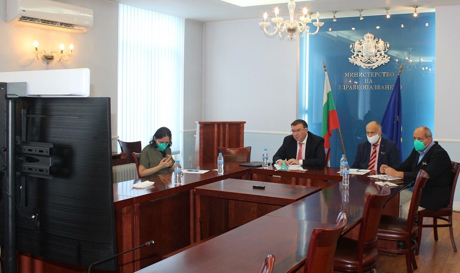 Проф. Костадин Ангелов проведе видеоконферентна среща с директорите на Спешна помощ в страната