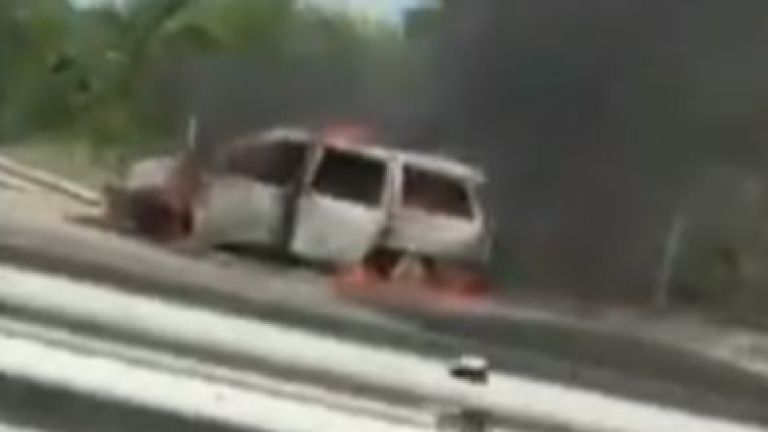 Кола се запали на автомагистрала Тракия. Инцидентът е станал на