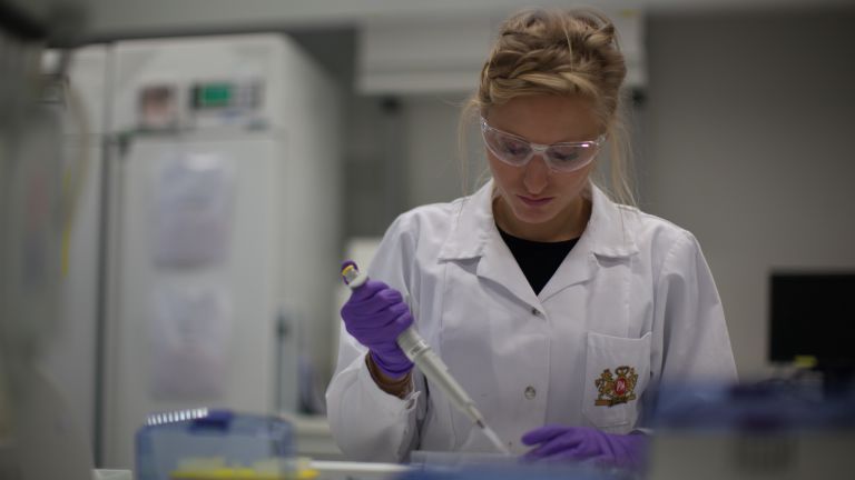 Целта е един ден да няма цигари по света. Вярваме,