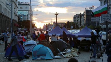 42 и ден на протест срещу правителството и главния прокурор В