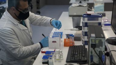 България ще получи 2 3 млн броя ваксини срещу COVID 19 Това