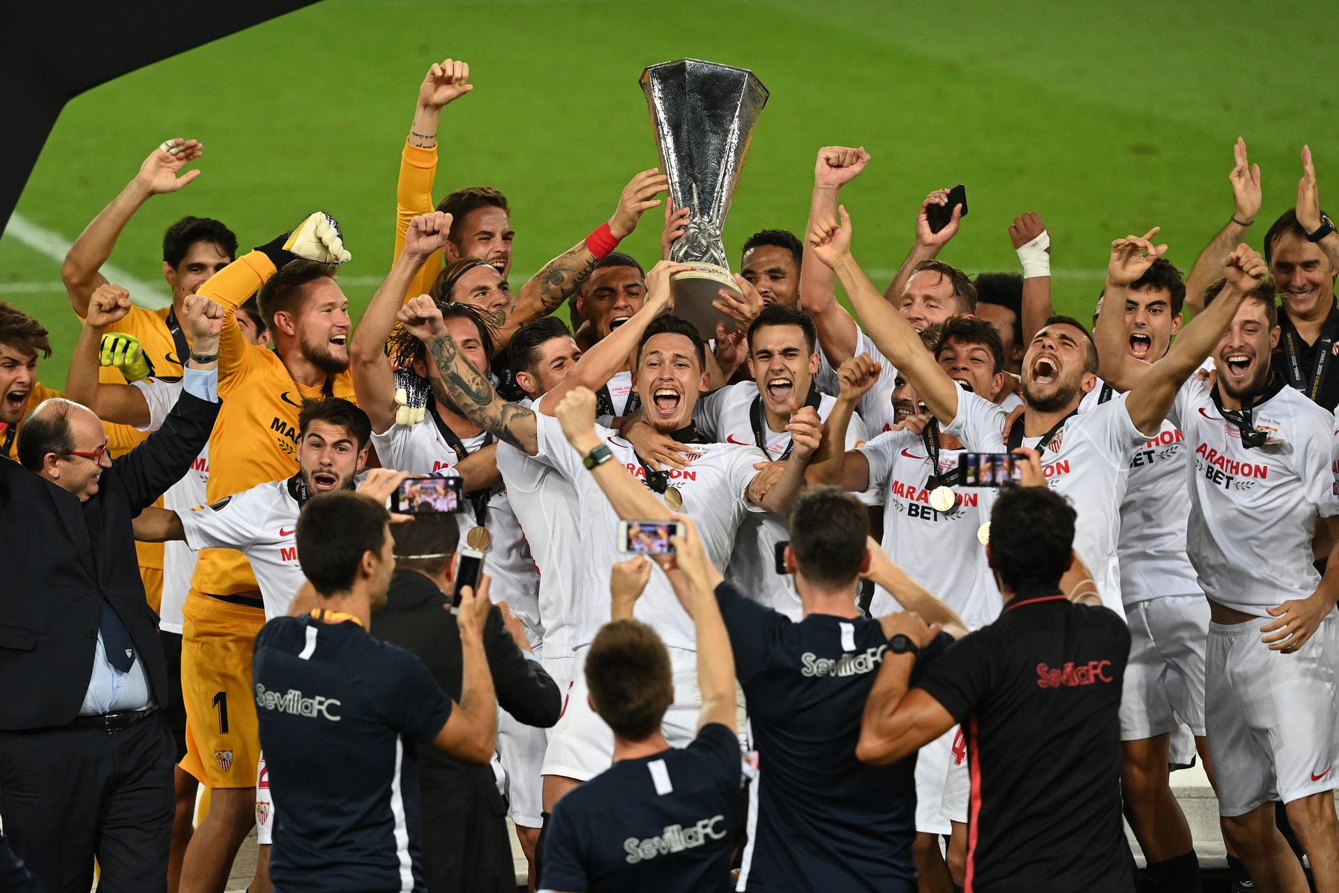 Севиля е с трофея в Лига Европа