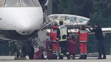 44 годишният руски опозиционер Алексей Навални бе транспортиран с линейка от