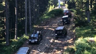 Въпреки забраната на екоминистъра Емил Димитров на Седемте рилски езера