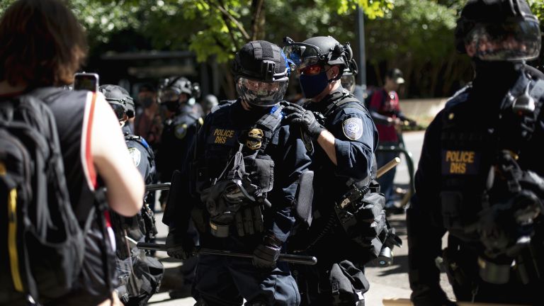 Пореден ожесточен протест със сблъсъци се разигра в американския град