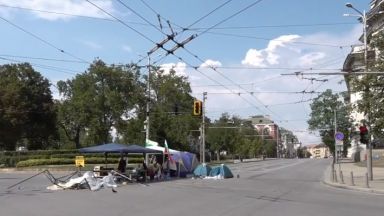 Само няколко часа след като палатковият лагер на Софийския университет