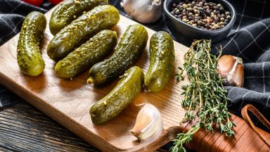 Кисели краставички срещу кариес