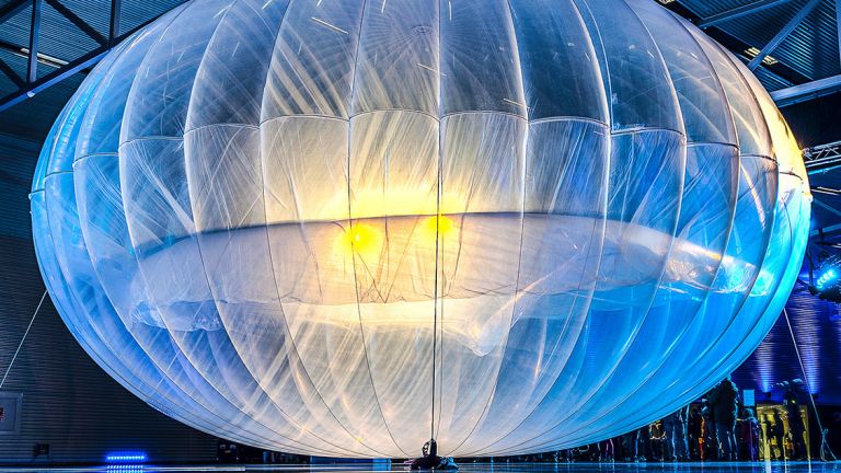 НЛО в джунглата в Конго се оказа балон за интернет