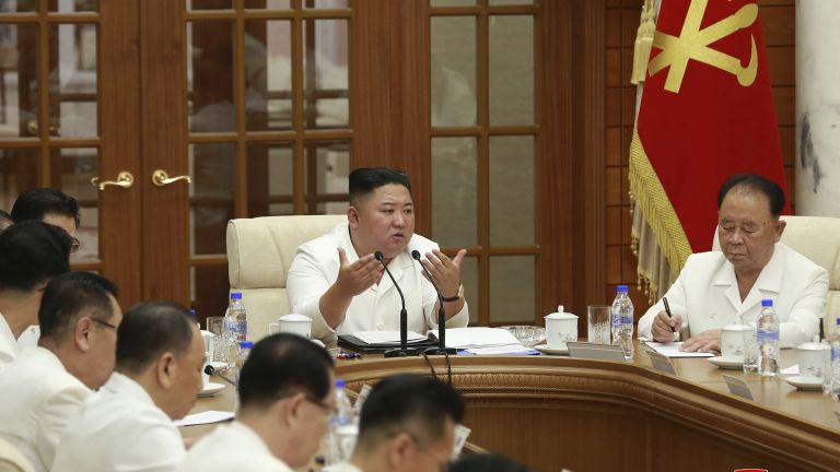 Китай е осигурил на севернокорейския лидер Ким Чен-ун и на