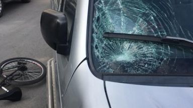 8 годишен велосипедист е с опасност за живота след като е