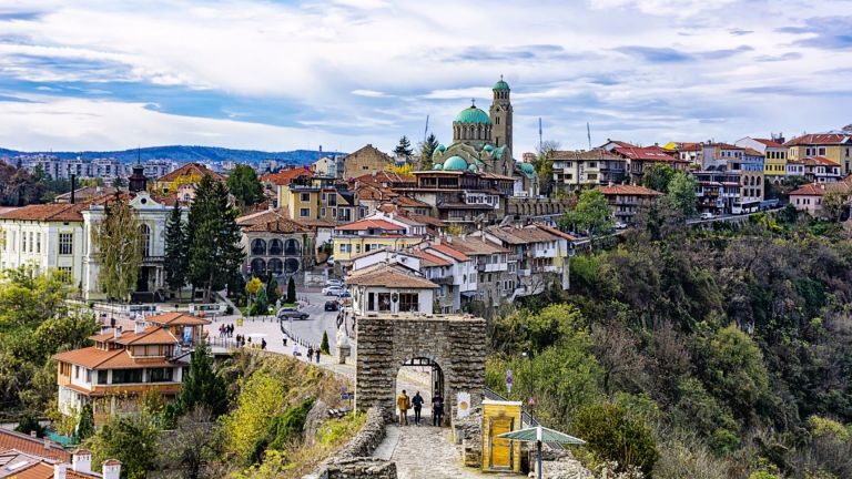 Старият град на Велико Търново е затиснат от проблеми и