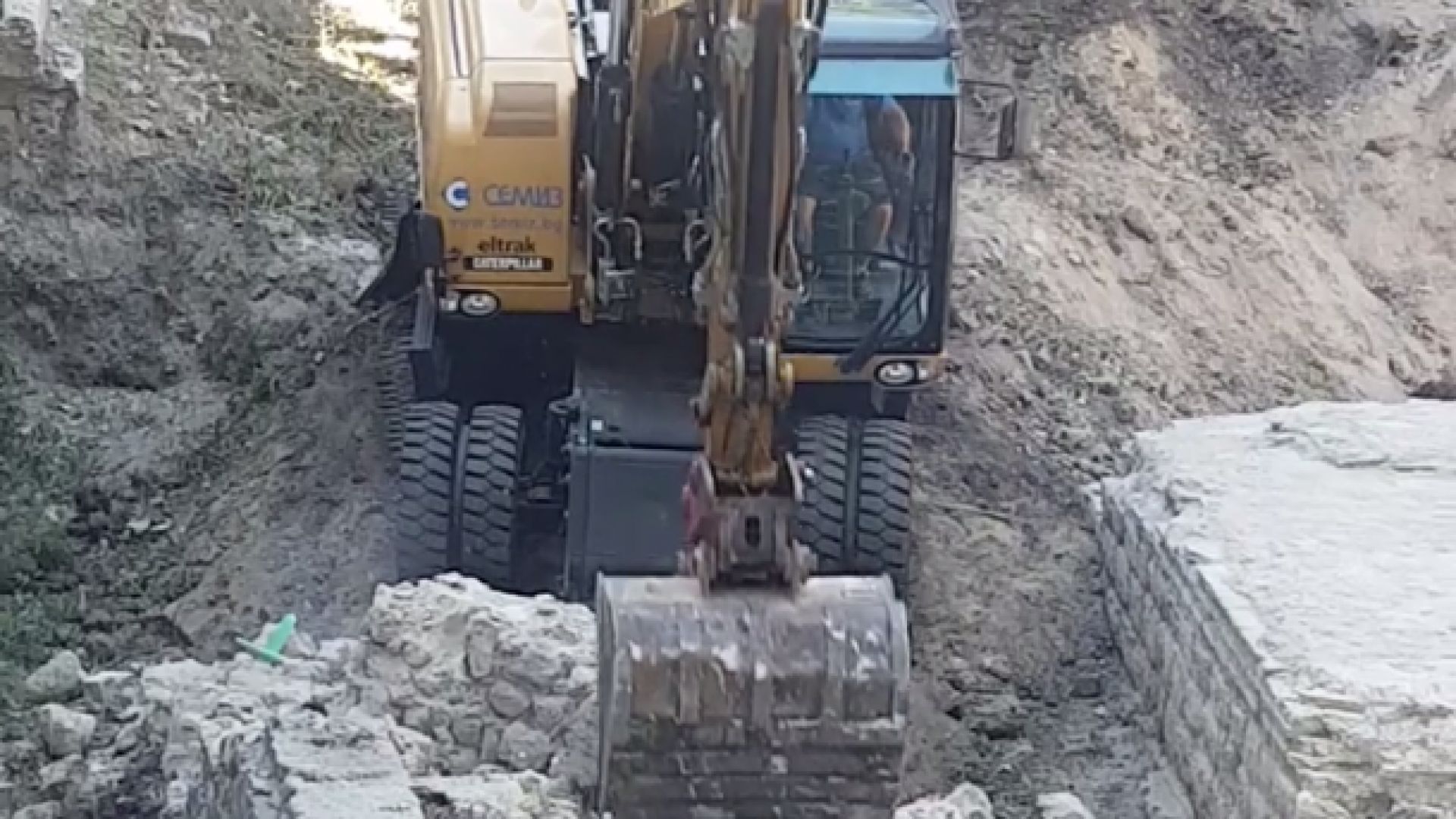 Разкопаха с багер античния Одесос във Варна (видео)