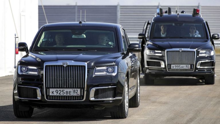 Руският президент Владимир Путин лично подкара автомобил по новата магистрала,