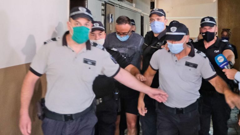 Жената на Васил Капланов-Каплата е задържана, съобщи БНТ. Петя Николова