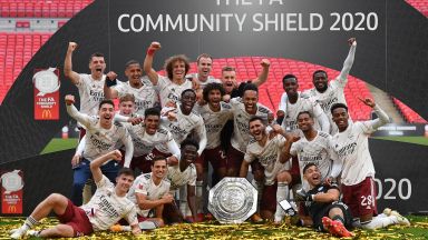 Нов трофей за Арсенал на "Уембли", дузпи огорчиха шампиона Ливърпул