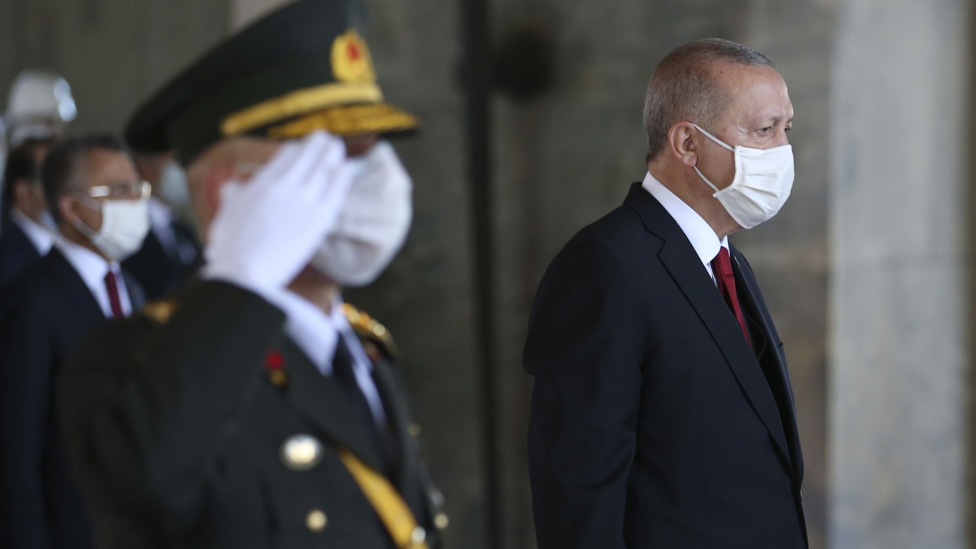 Калашници за верни на Ердоган: нови разкрития на избягалия в Дубай мафиотски бос Пекер