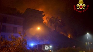 Ураганни ветрове в Северна Италия повалиха по време на буря