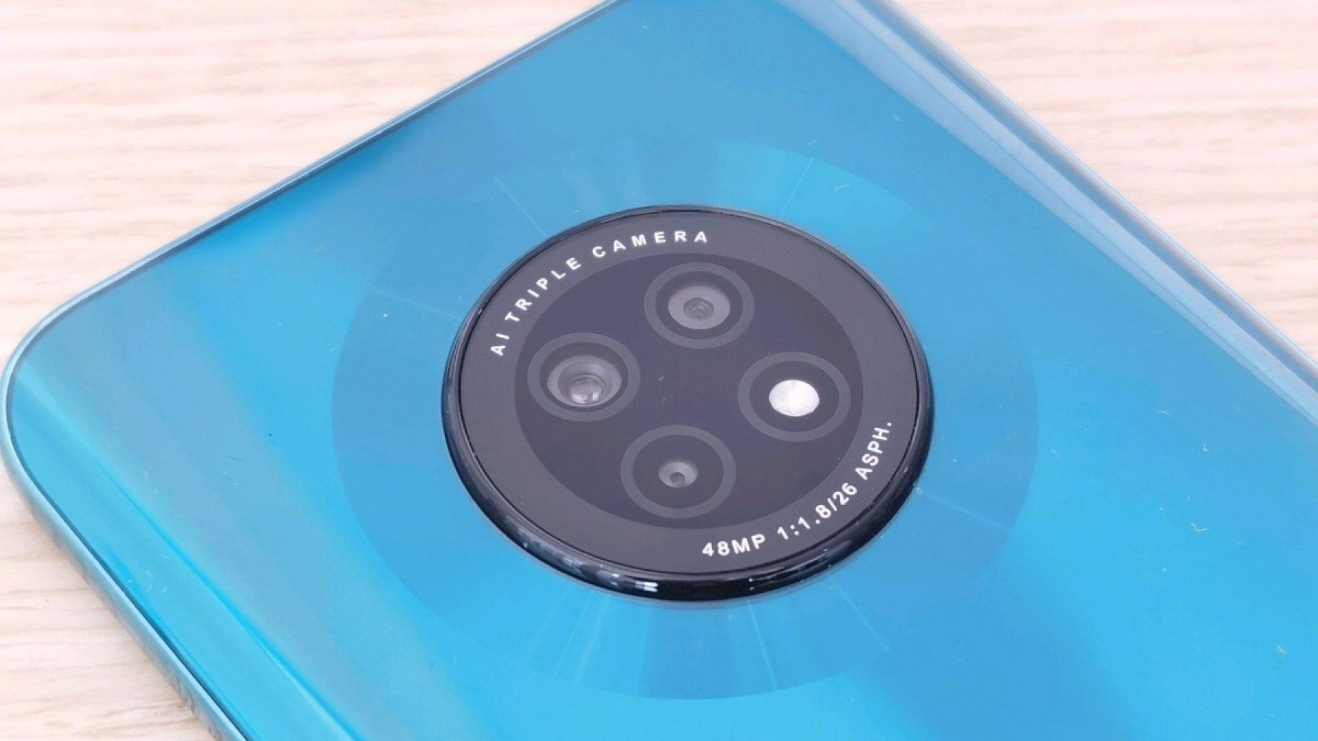 Появиха се снимки на нов смартфон на Huawei от серията Enjoy