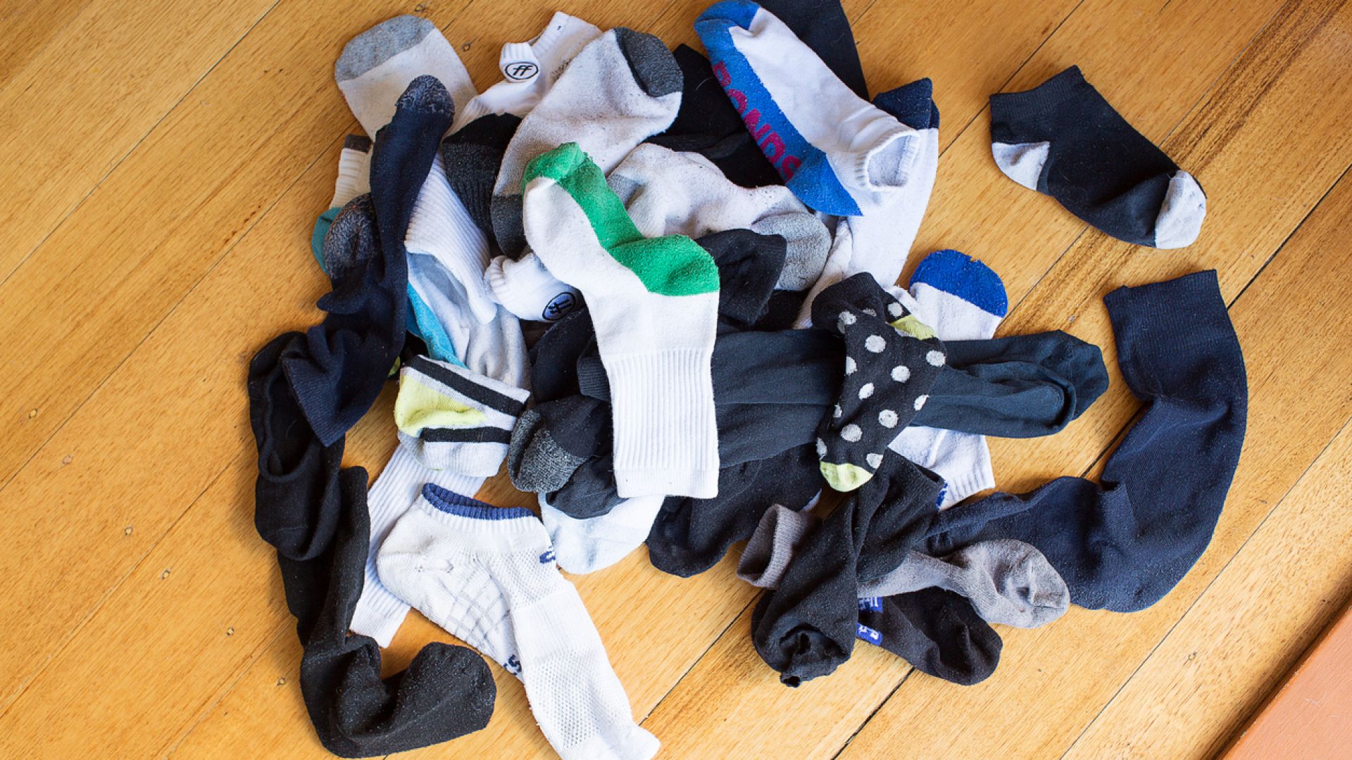 Светът отбелязва и Деня на изгубените чорапи