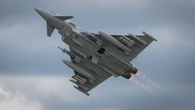 Пътнически самолет от Турция на път за Манчестър е бил