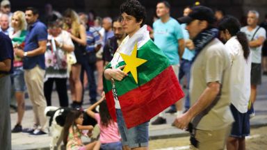 Протестът срещу правителството и главния прокурор продължава 75 a поредна вечер