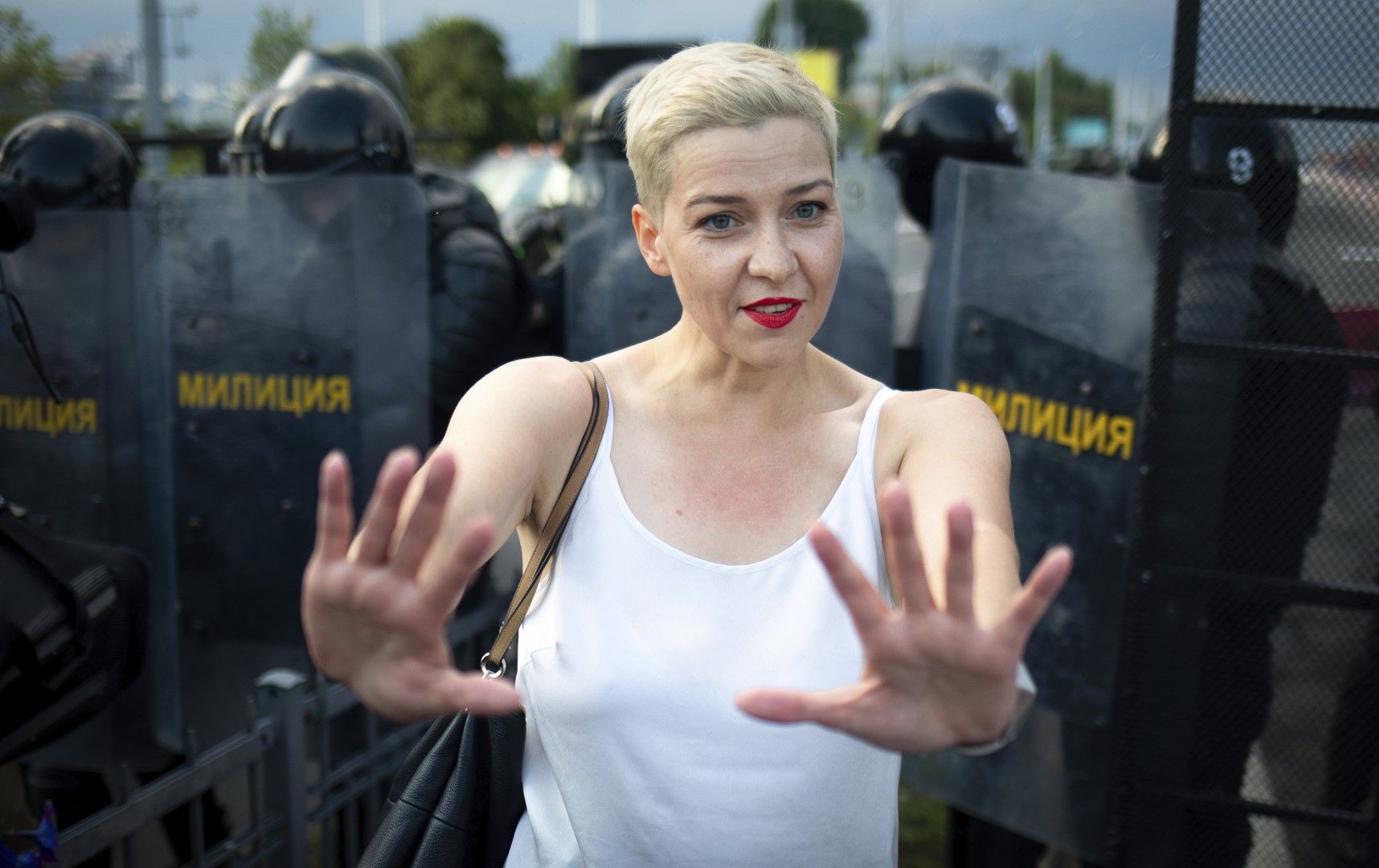 Мария Колесникова по време на протест на 30 август. Тя стана една от най-изявените фигури в протестното движение срещу президента Александър Лукашенко