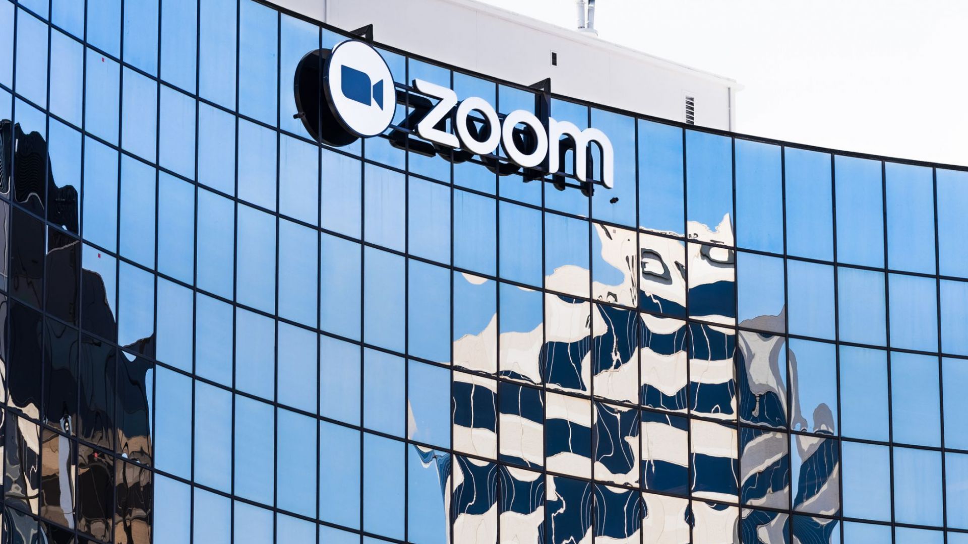 Шефът на Zoom забогатя с $4,2 млрд. за няколко часа