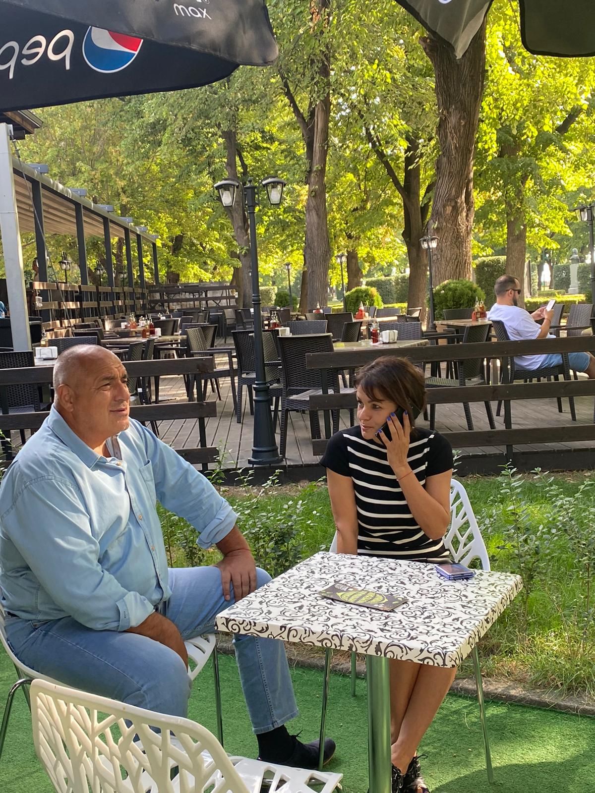 Миналата година Росица Кирова пи кафе с тогавашния премиер Бойко Борисов, заради което беше изгонена от "Има такъв народ"