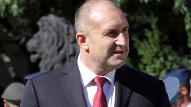 Президентът Румен Радев откри паметна плоча на Апостола на свободата