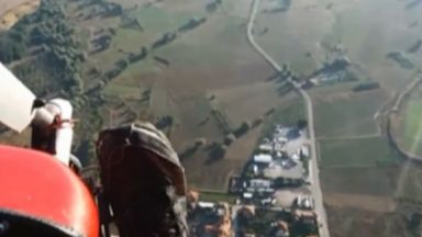 Парапланеристът доброволец се включи тази сутрин в операцията по издирването на