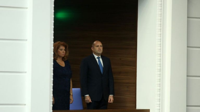 В дълбоката институционална криза Народното събрание е институцията, която следва