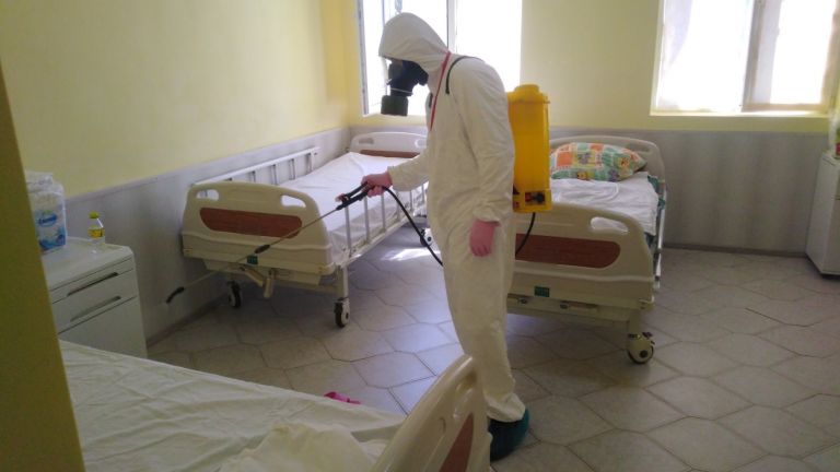 18 души от дома за мъже и жени с деменция