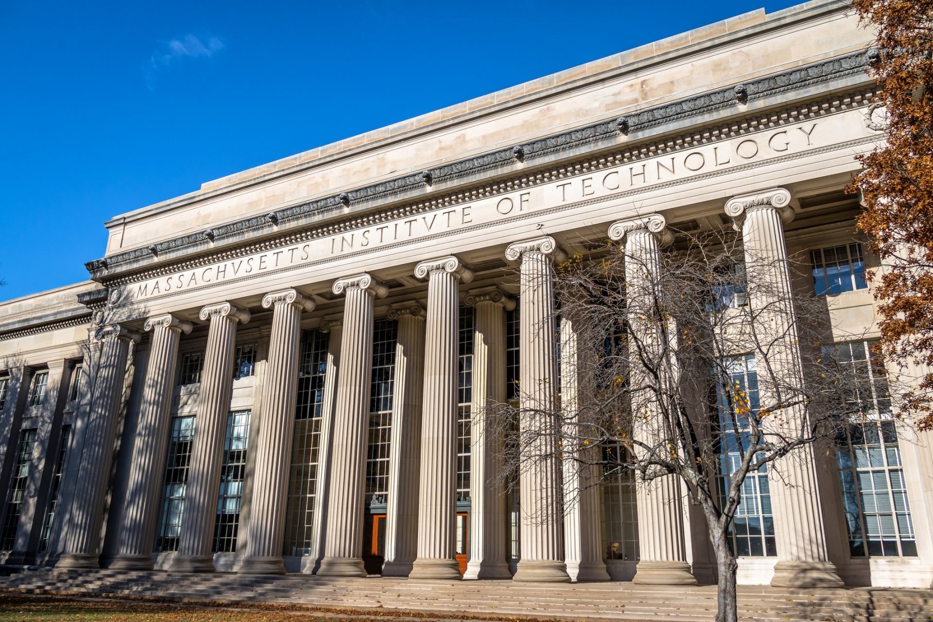  Масачузетския технологичен институт заема пето място