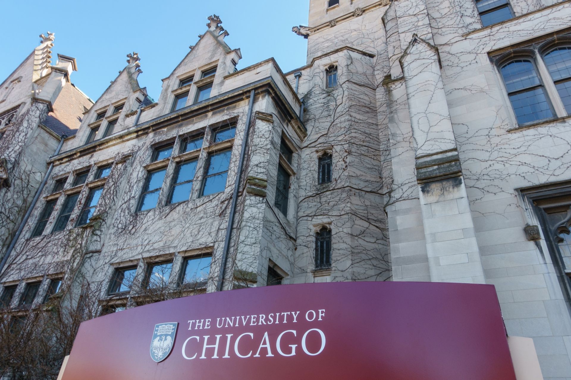Чикагският университет заема десето място