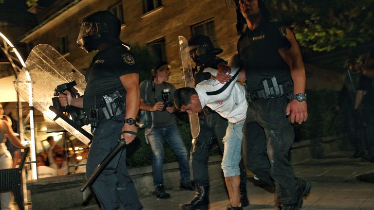 Всяка употреба на сила срещу протестиращи трябва да бъде пропорционална