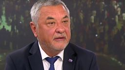 Валери Симеонов: Хора с пари стоят зад агресията на снощните протести