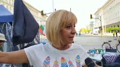 Пред очите на трите власти премиер президент и Народното