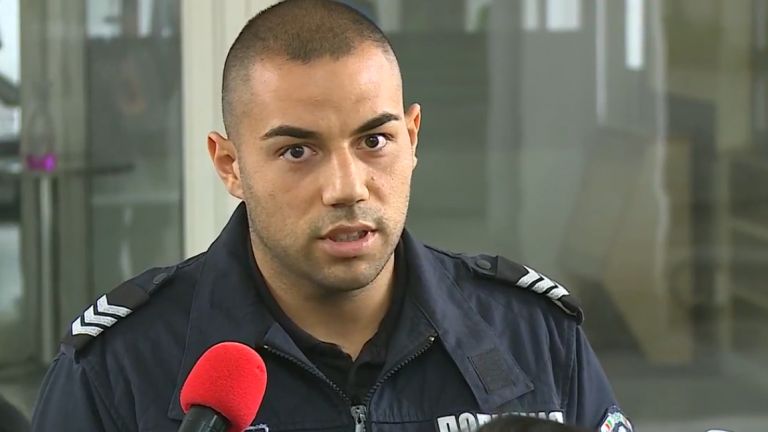 Трима полицаи, пострадали при снощните сблъсъци с агресивни протестиращи, които