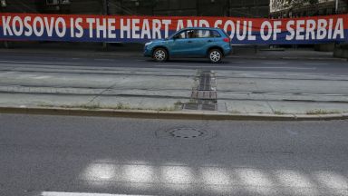 Президентът на Сърбия Александър Вучич и премиерът на Косово Авдулах