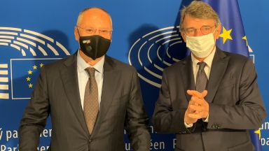 На среща в Брюксел лидерът на ПЕС и български евродепутат